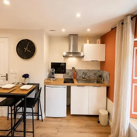 Appartement Le Nid De La Violette, Cosy A 2 Pas Des Arenes Nîmes